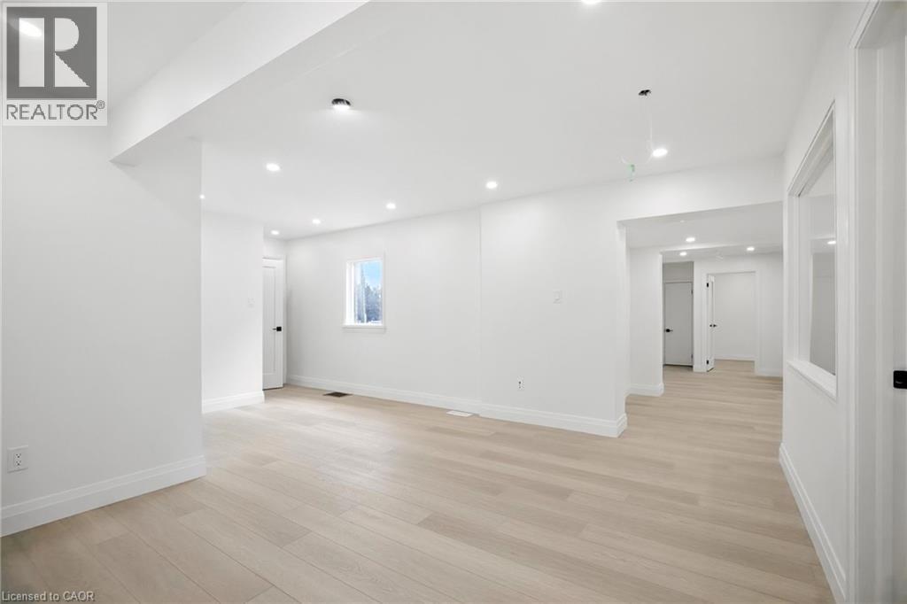 1583 Main Street E, Hamilton, ON