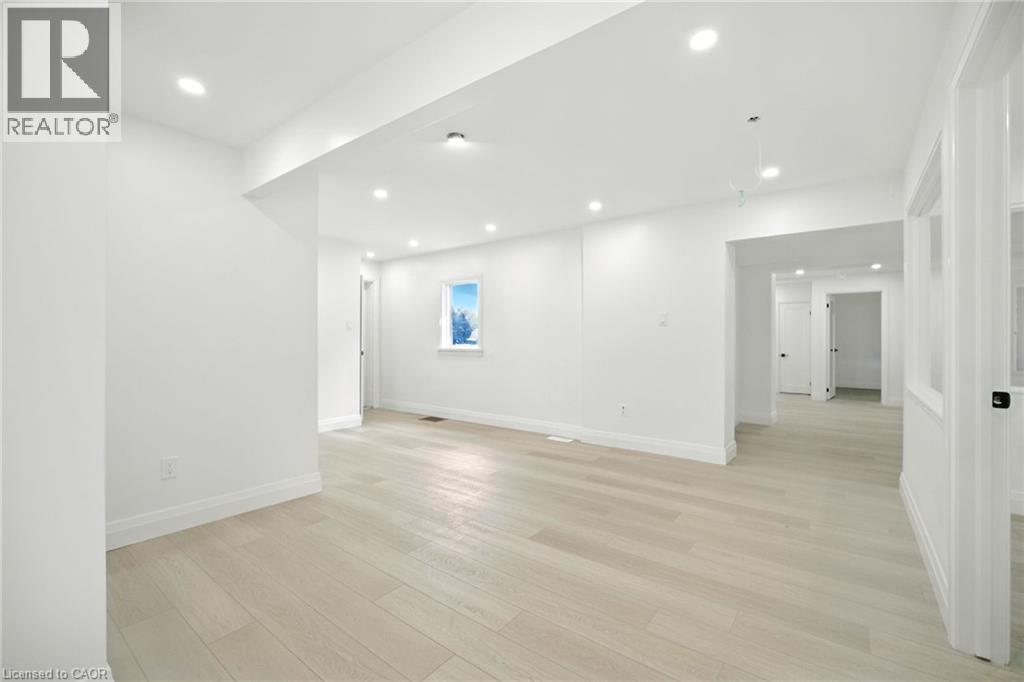 1583 Main Street E, Hamilton, ON