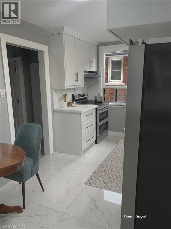 46 Delena Avenue S, Hamilton, ON - Indoor