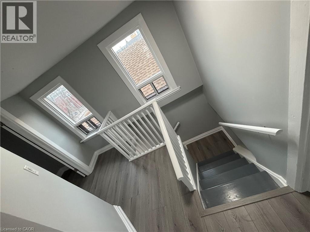 46 Delena Avenue S, Hamilton, ON - Indoor Photo Showing Other Room