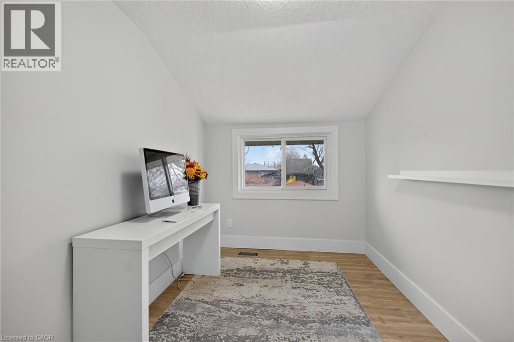 1091 Upper Wellington Street, Hamilton, ON - Indoor Photo Showing Other Room