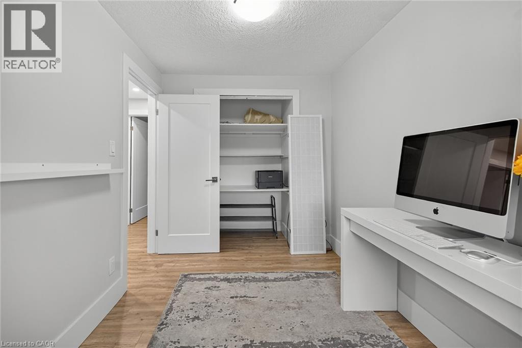 1091 Upper Wellington Street, Hamilton, ON - Indoor Photo Showing Other Room