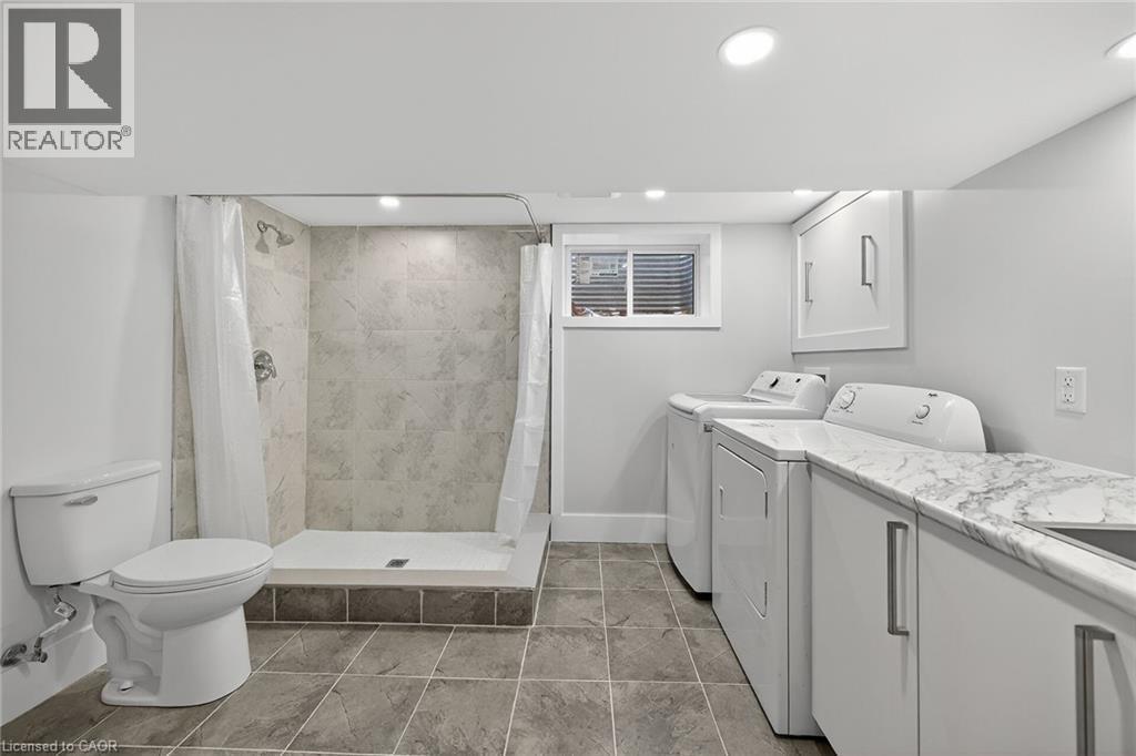 1091 Upper Wellington Street, Hamilton, ON - Indoor