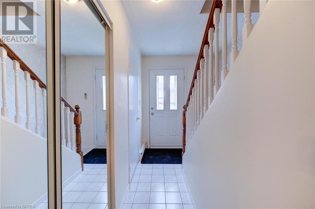 32 Montclair Crescent Unit# 16, Simcoe, ON - Indoor Photo Showing Other Room