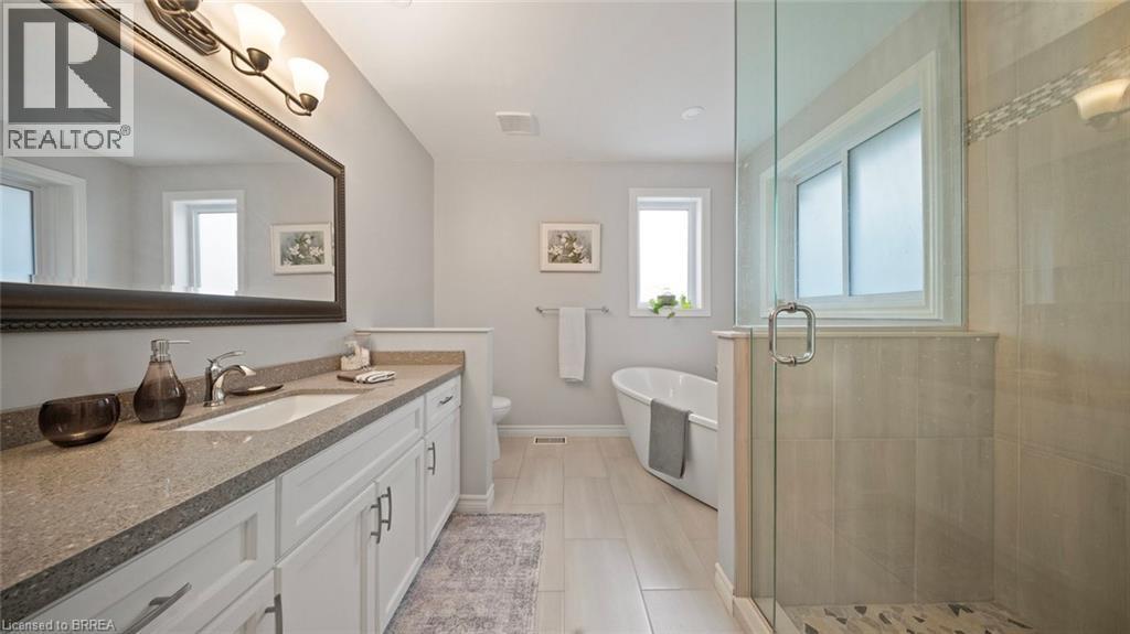 74 Gordon Street, Cambridge, ON - Indoor Photo Showing Bathroom
