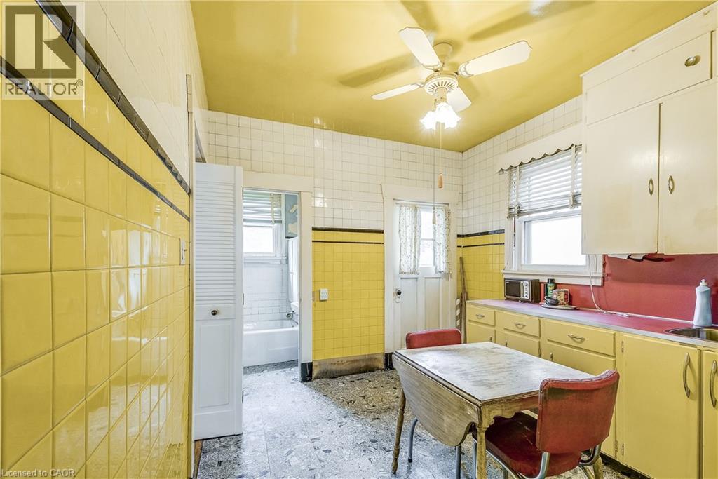 182 Balmoral Avenue S, Hamilton, ON - Indoor Photo Showing Other Room