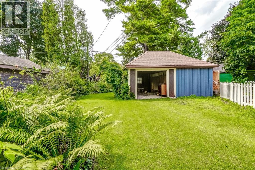 182 Balmoral Avenue S, Hamilton, ON - Outdoor With Backyard