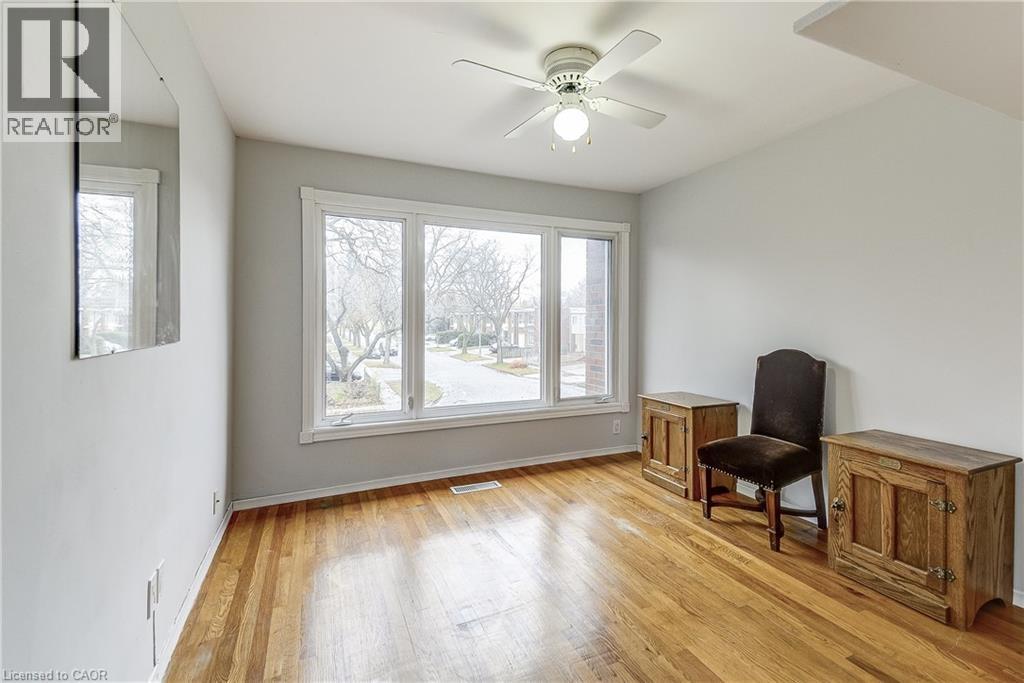 2420 Maryvale Court, Burlington, ON - Indoor