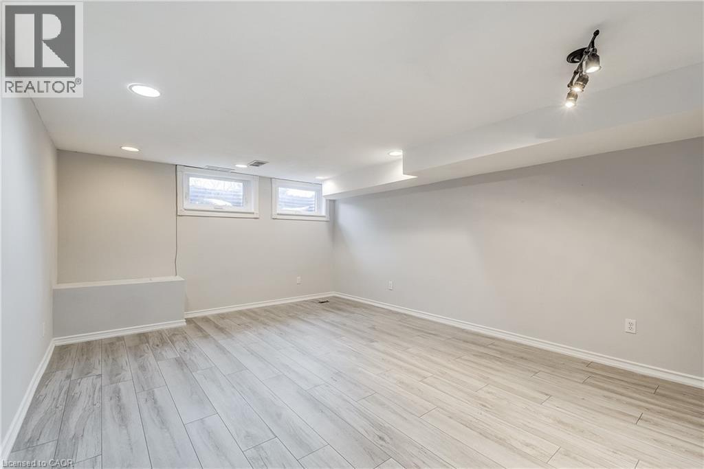 2420 Maryvale Court, Burlington, ON - Indoor