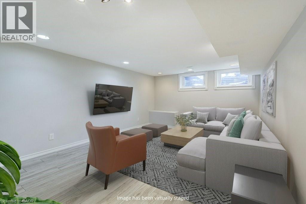 2420 Maryvale Court, Burlington, ON - Indoor