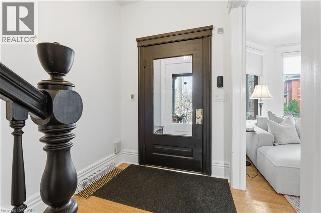 141 Markland Street, Hamilton, ON - Indoor Photo Showing Other Room