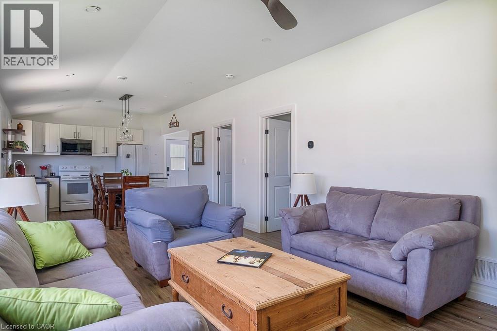 197 Cedar Drive, Turkey Point, ON - Indoor Photo Showing Living Room
