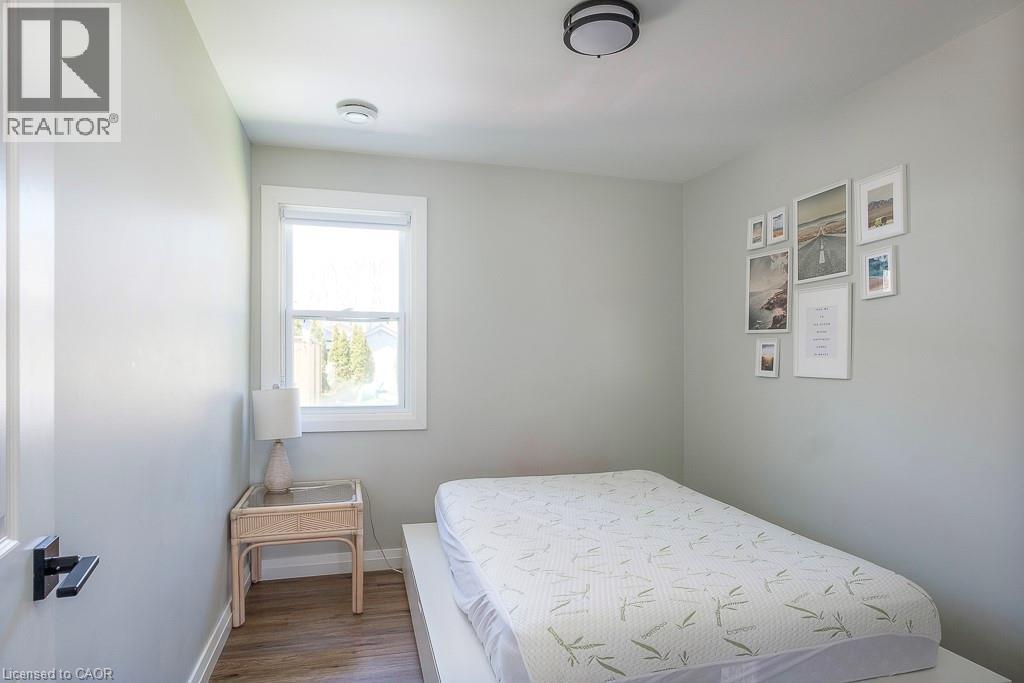 197 Cedar Drive, Turkey Point, ON - Indoor Photo Showing Bedroom