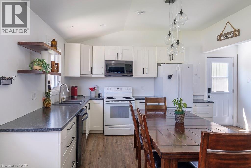 197 Cedar Drive, Turkey Point, ON - Indoor
