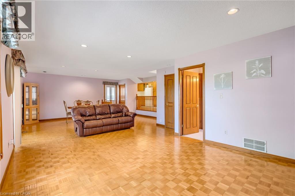 203 Margaret Avenue, Hamilton, ON - Indoor