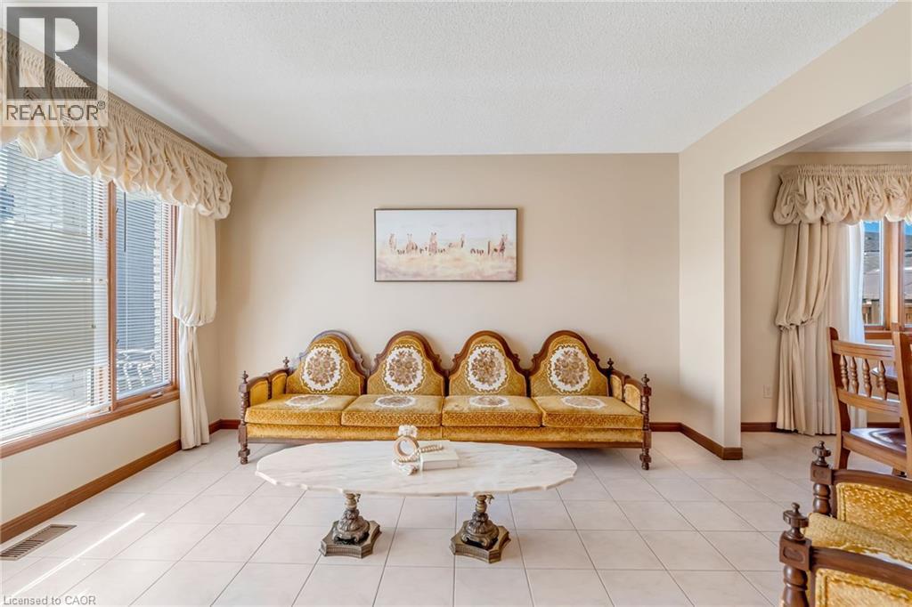 203 Margaret Avenue, Hamilton, ON - Indoor Photo Showing Other Room