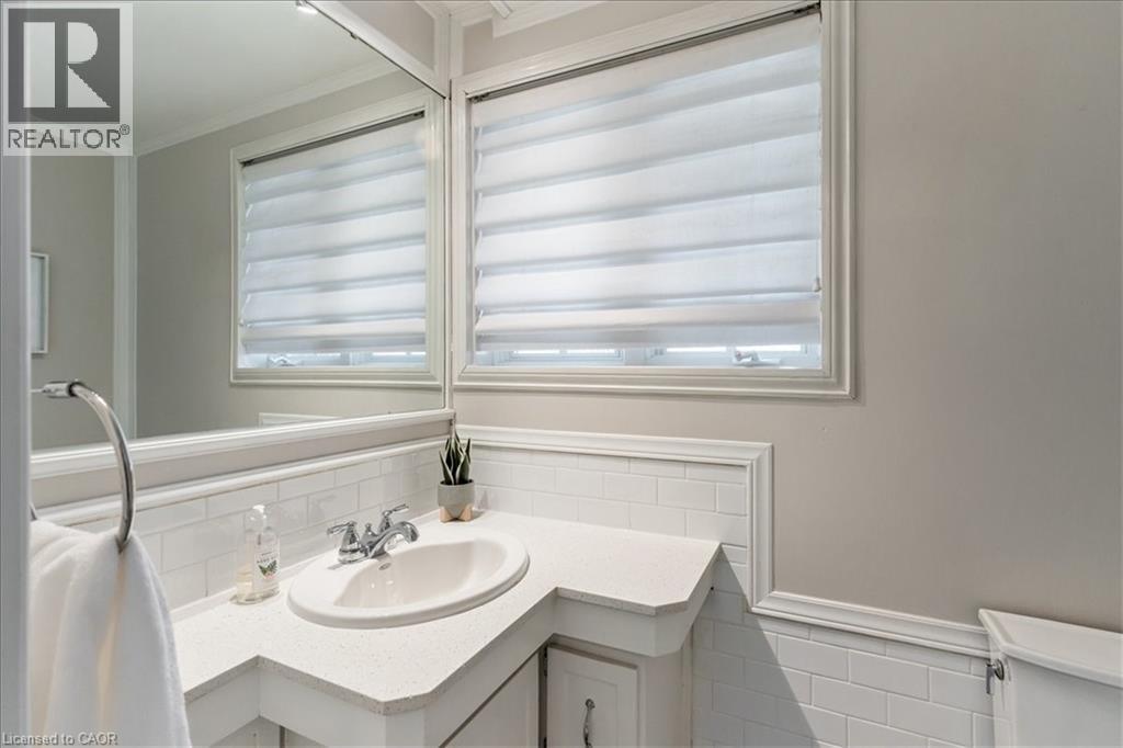 1424 Indian Road, Mississauga, ON - Indoor Photo Showing Bathroom