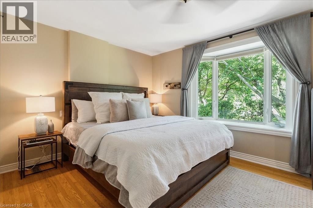 1424 Indian Road, Mississauga, ON - Indoor Photo Showing Bedroom