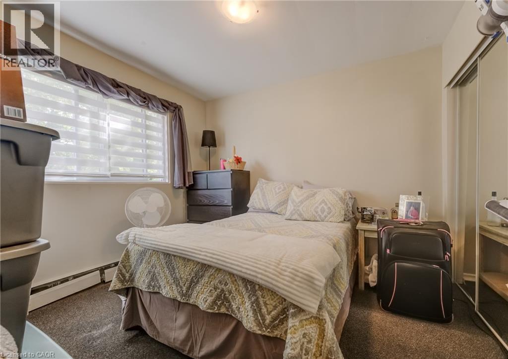 125 Schlueter Street, Cambridge, ON - Indoor Photo Showing Bedroom
