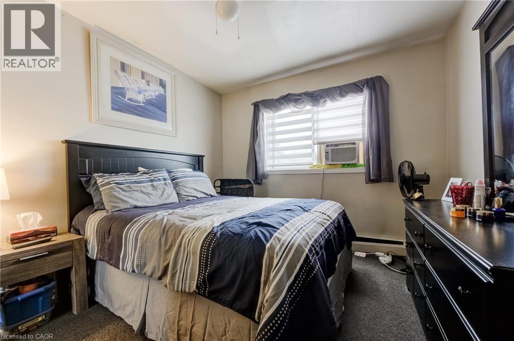 125 Schlueter Street, Cambridge, ON - Indoor Photo Showing Bedroom