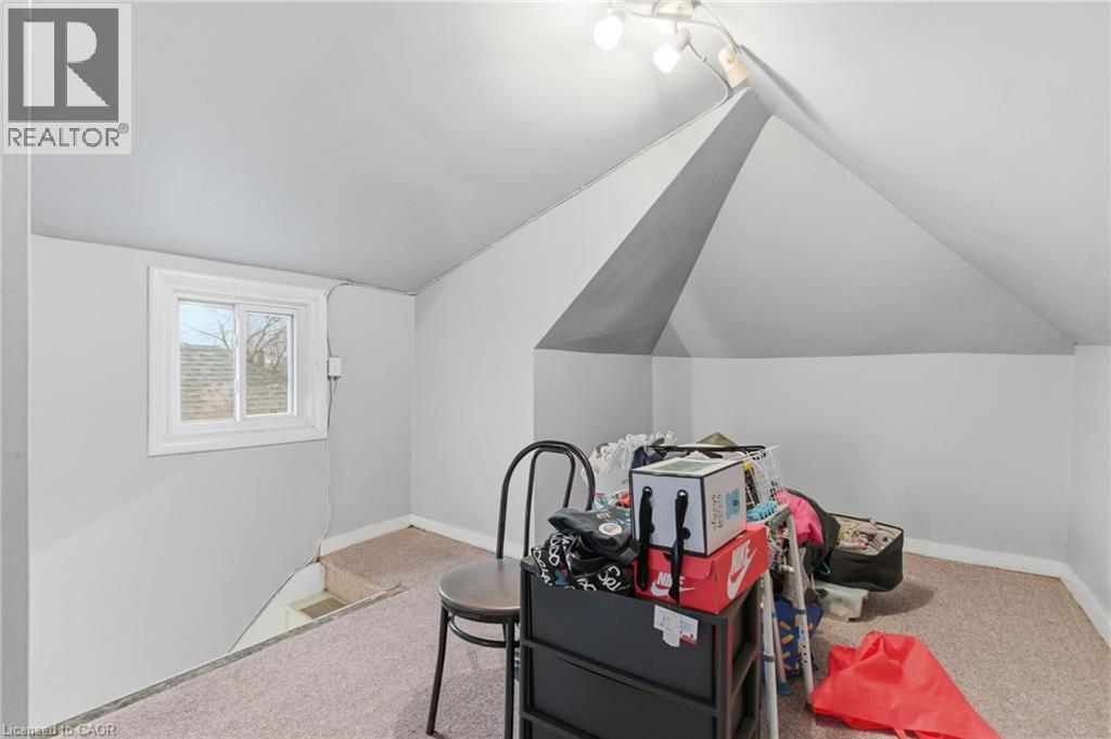 196 Avondale Street, Hamilton, ON - Indoor Photo Showing Other Room