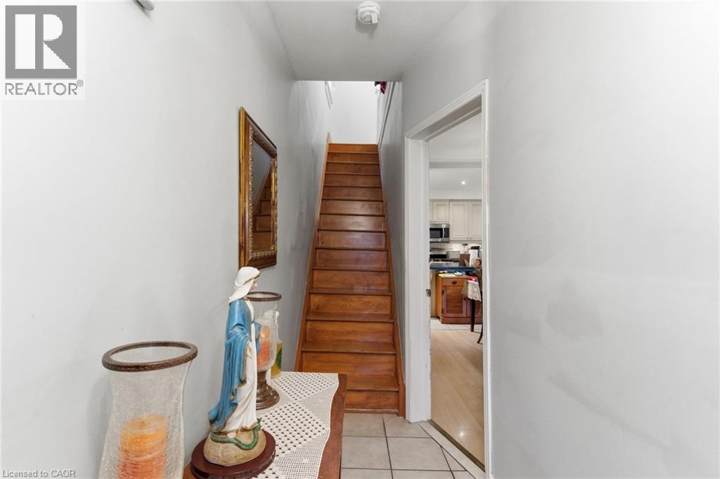 196 Avondale Street, Hamilton, ON - Indoor Photo Showing Other Room