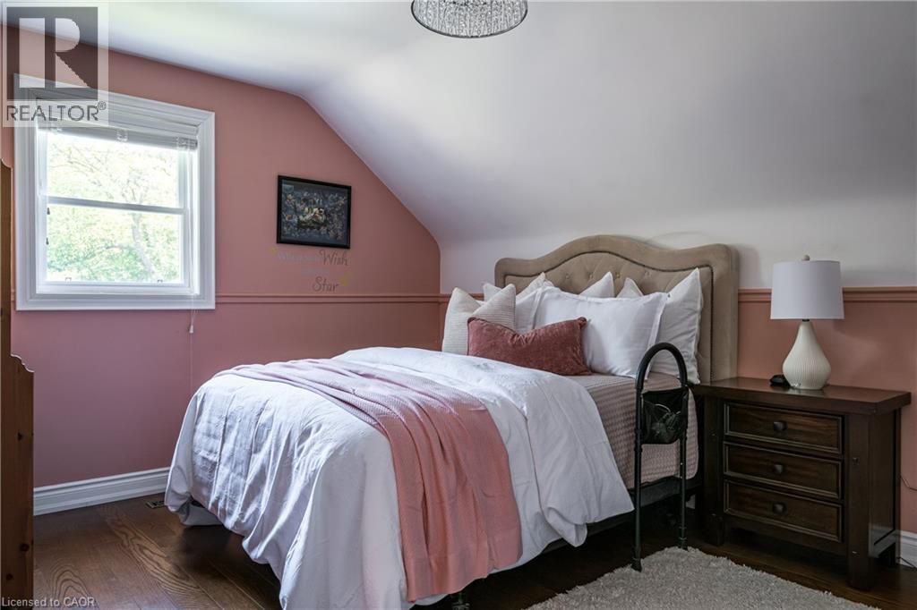 1577 Old Spar Court, Mississauga, ON - Indoor Photo Showing Bedroom