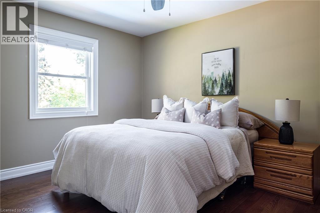 1577 Old Spar Court, Mississauga, ON - Indoor Photo Showing Bedroom