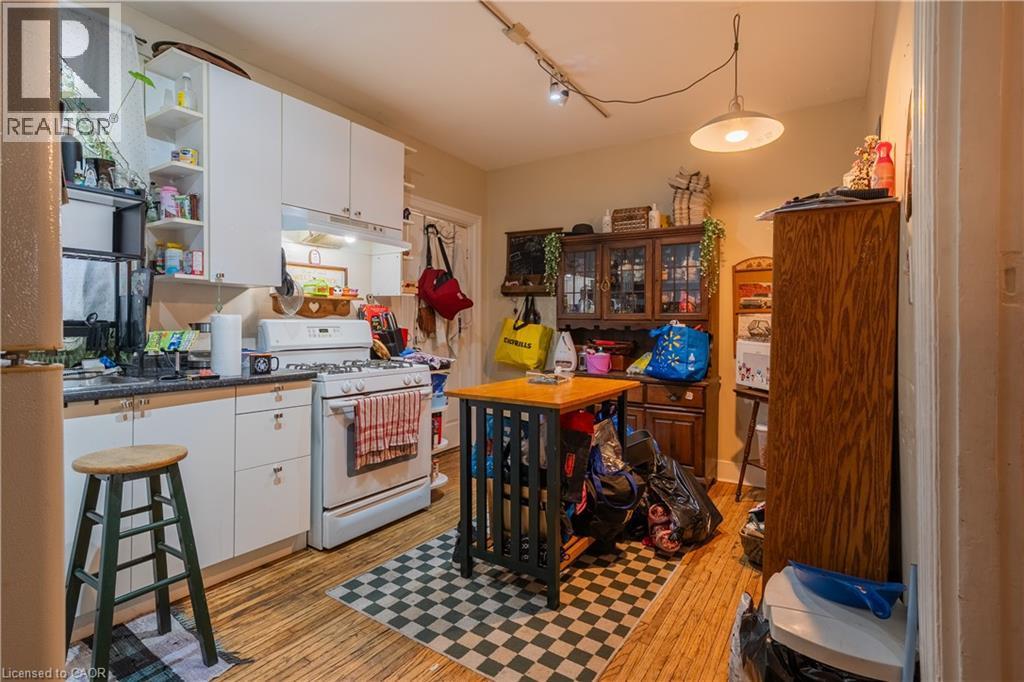 175 Burris Street, Hamilton, ON - Indoor Photo Showing Kitchen