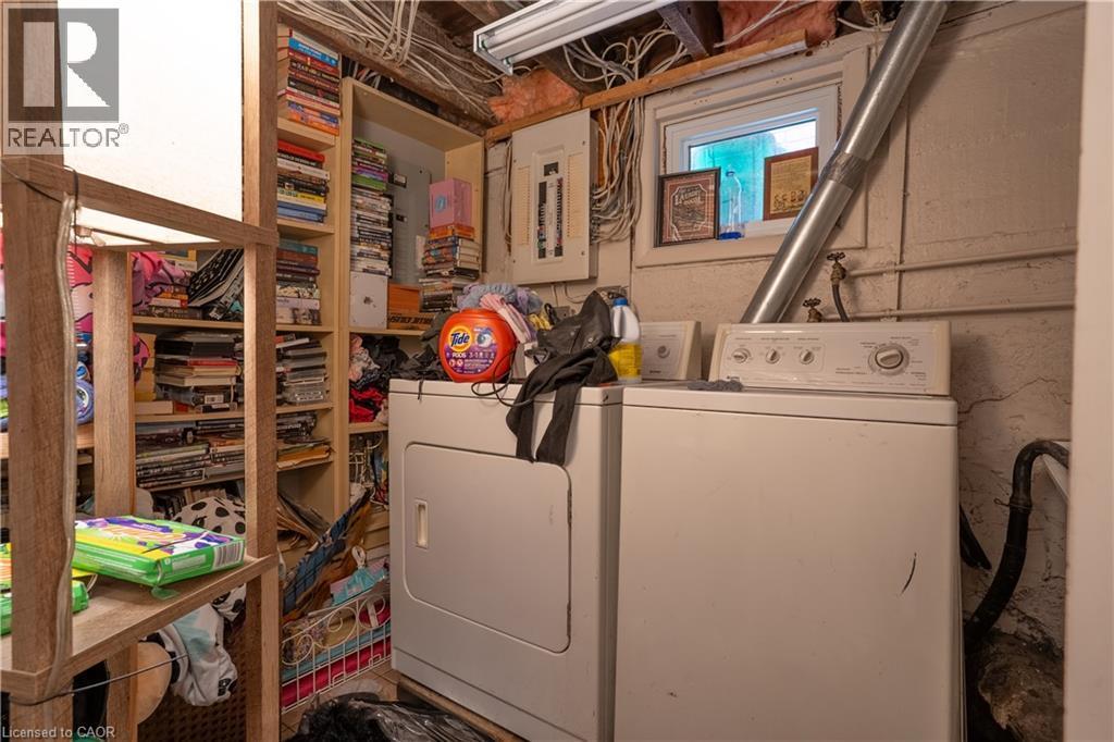 175 Burris Street, Hamilton, ON - Indoor Photo Showing Laundry Room