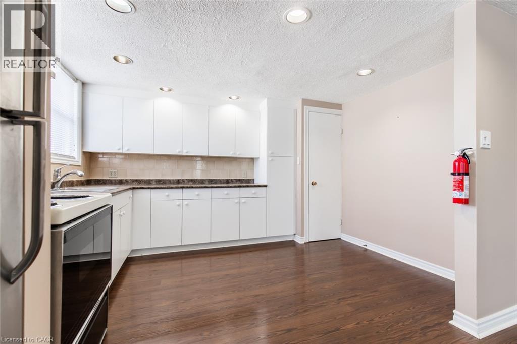 2340 King Street E, Hamilton, ON - Indoor Photo Showing Kitchen