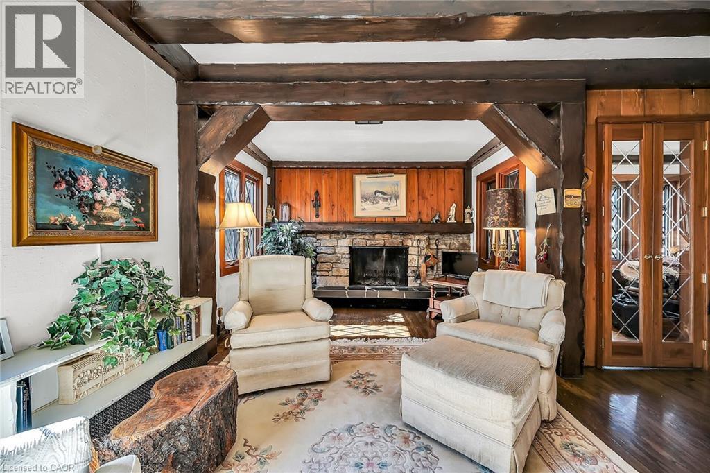 793 Shadeland Avenue, Burlington, ON - Indoor Photo Showing Living Room With Fireplace