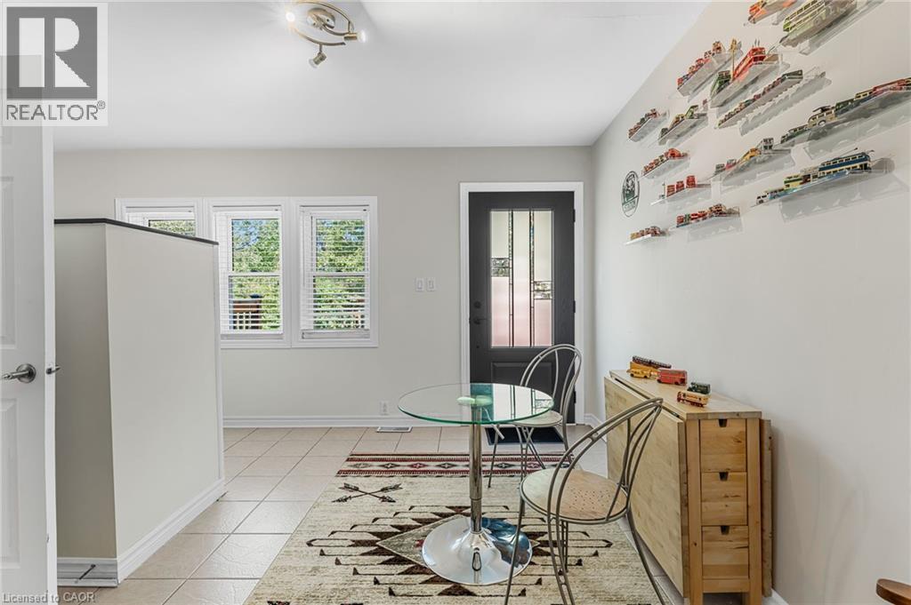 Dinette/sitting area for in-law suite, main floor - 444 Webber Road, Pelham, ON - Indoor