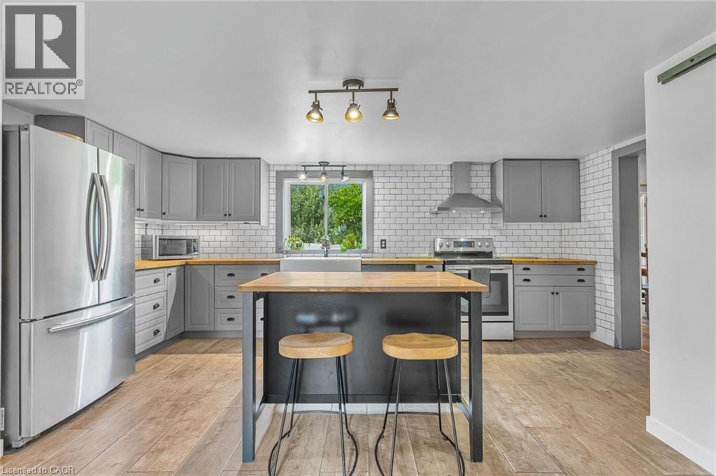 444 Webber Road, Pelham, ON - Indoor Photo Showing Kitchen With Upgraded Kitchen