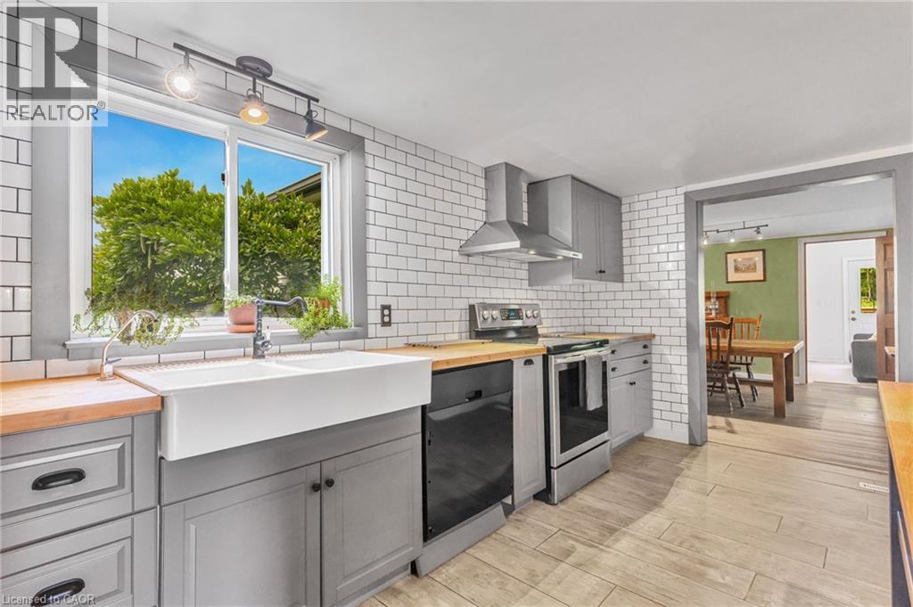 444 Webber Road, Pelham, ON - Indoor Photo Showing Kitchen