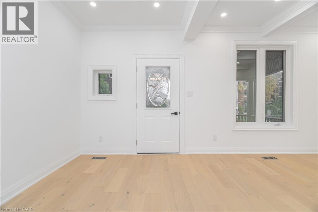 285 Charlton Avenue W, Hamilton, ON - Indoor Photo Showing Other Room
