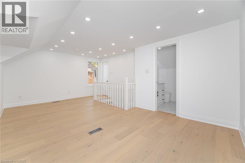 285 Charlton Avenue W, Hamilton, ON - Indoor Photo Showing Other Room