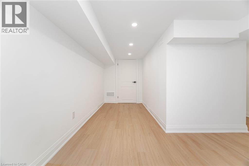 285 Charlton Avenue W, Hamilton, ON - Indoor Photo Showing Other Room