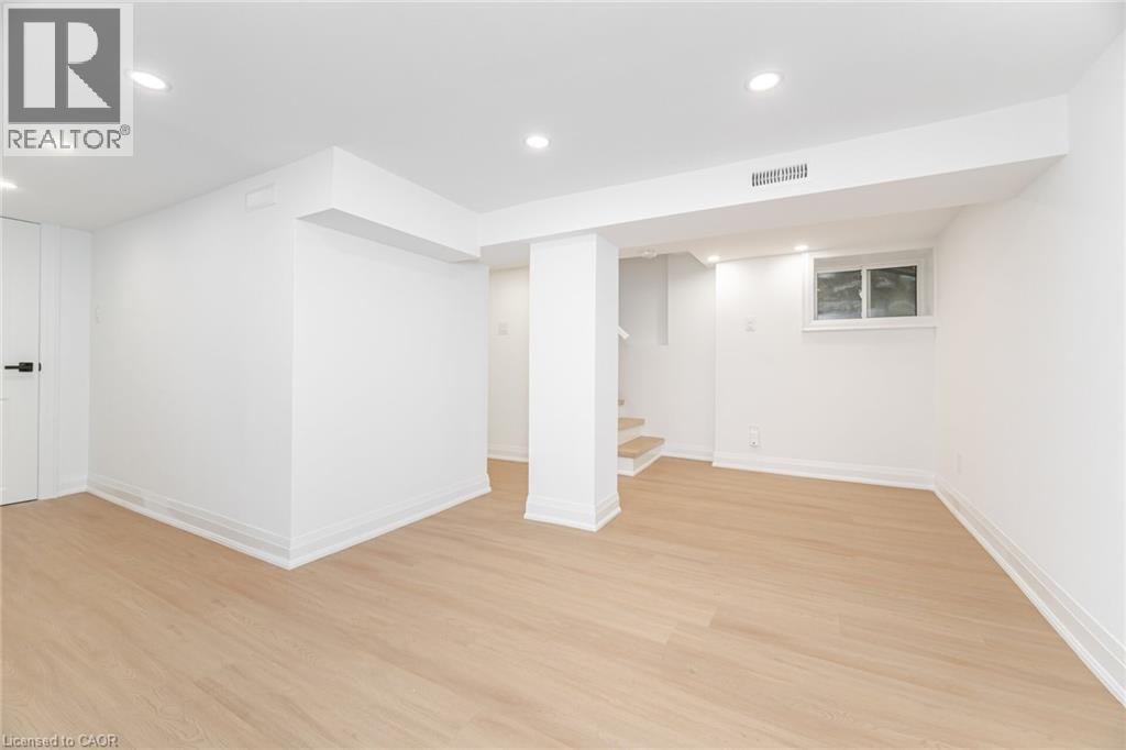 285 Charlton Avenue W, Hamilton, ON - Indoor Photo Showing Other Room