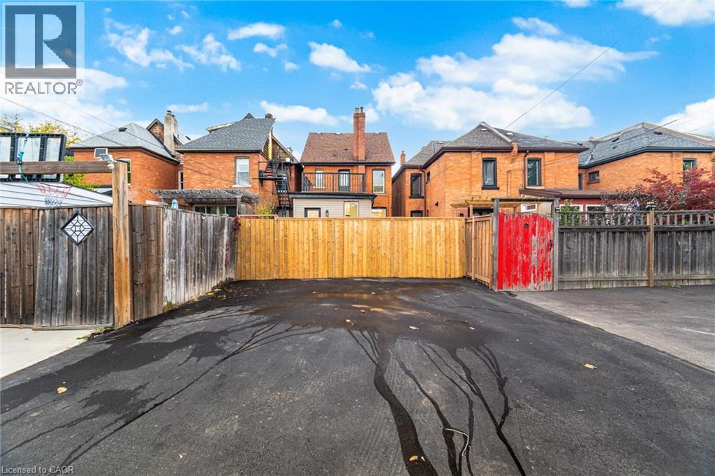 285 Charlton Avenue W, Hamilton, ON - Outdoor