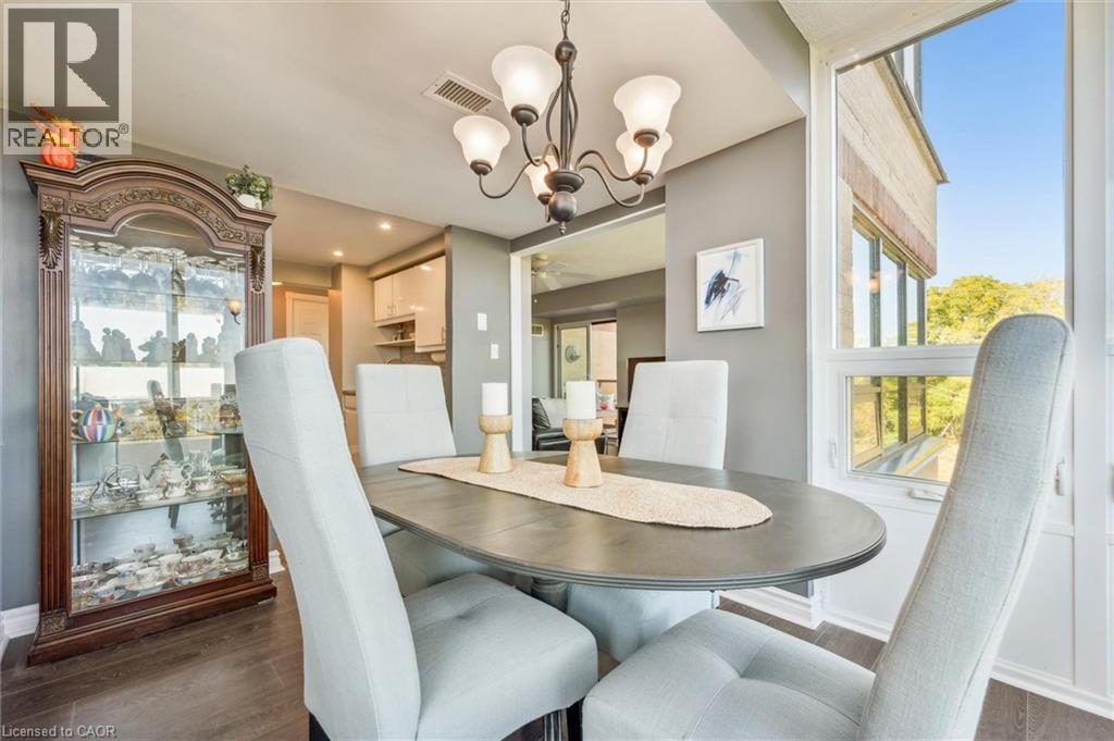 237 King Street W Unit# 703, Cambridge, ON - Indoor Photo Showing Dining Room