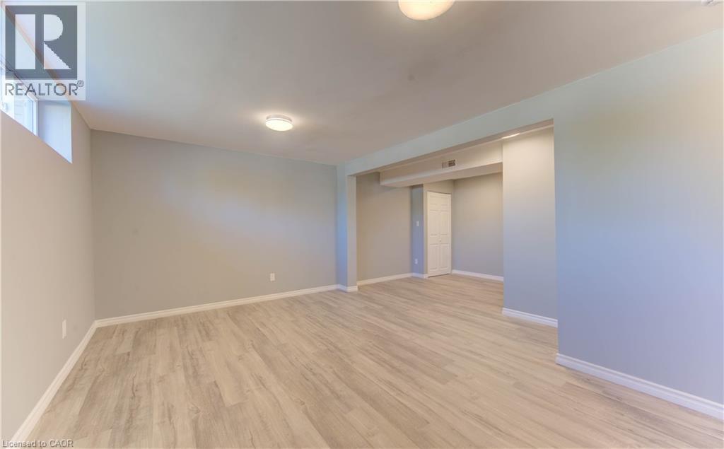 1493 Queens Boulevard, Kitchener, ON - Indoor Photo Showing Other Room