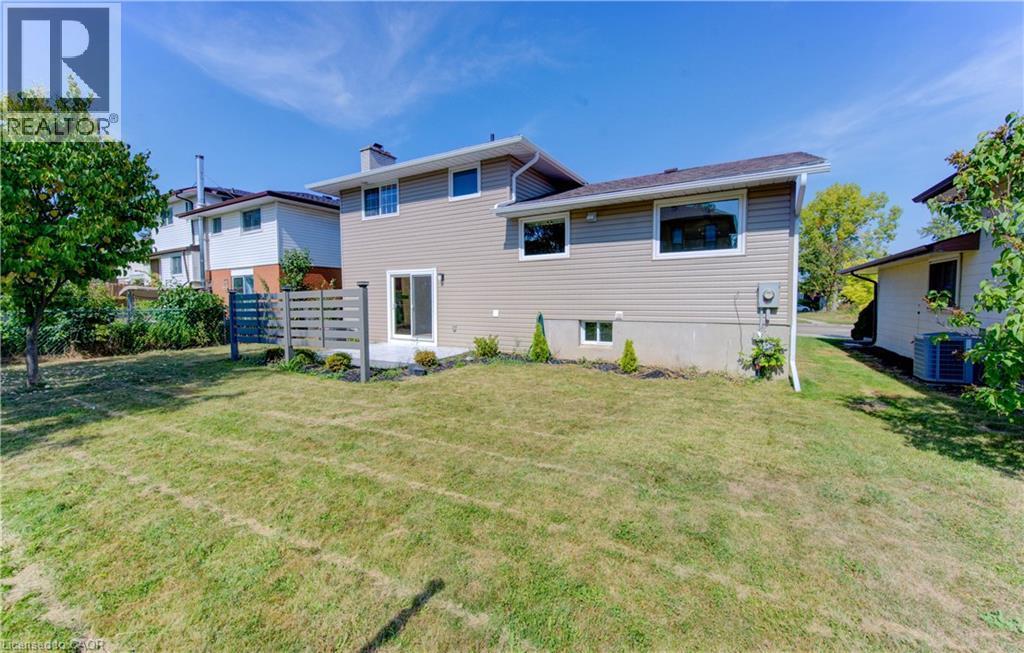 1493 Queens Boulevard, Kitchener, ON - Outdoor