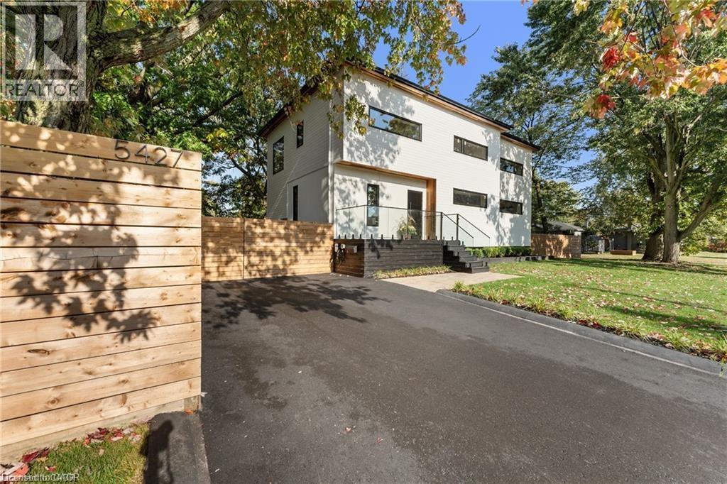 5427 Anthony Place, Burlington, ON - Outdoor