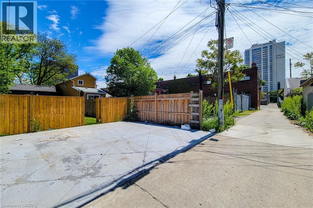 View of gate - 51 West Avenue N, Hamilton, ON - Outdoor