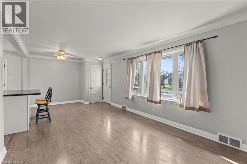 14 Westmount Avenue, Thorold, ON - Indoor Photo Showing Other Room