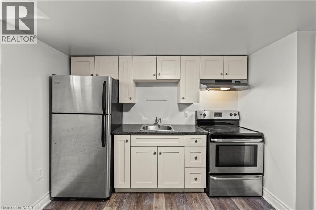14 Westmount Avenue, Thorold, ON - Indoor Photo Showing Kitchen