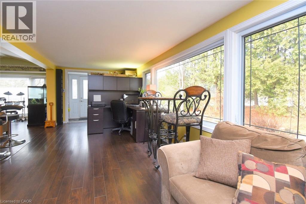 1085 10Th Concession Road W Unit# 77, Flamborough, ON - Indoor Photo Showing Living Room