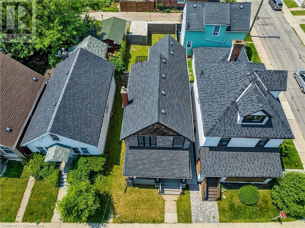 221 Rosslyn Avenue N, Hamilton, ON - Outdoor