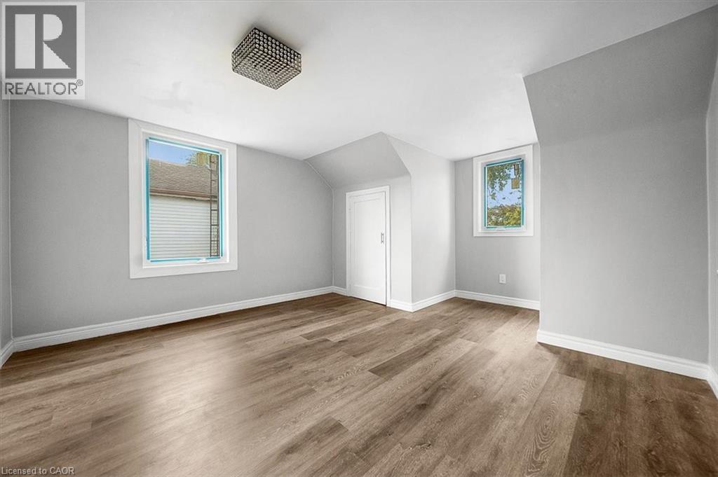 687 Upper James Street, Hamilton, ON - Indoor Photo Showing Other Room